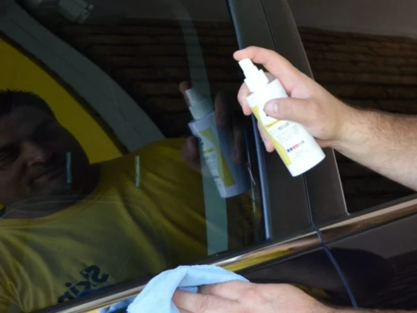 Kit S2 Vidrio para auto aplicado en parabrisas