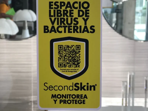 Sello de recubrimiento antimicrobiano SecondSkin aplicado en espacios higienizados.