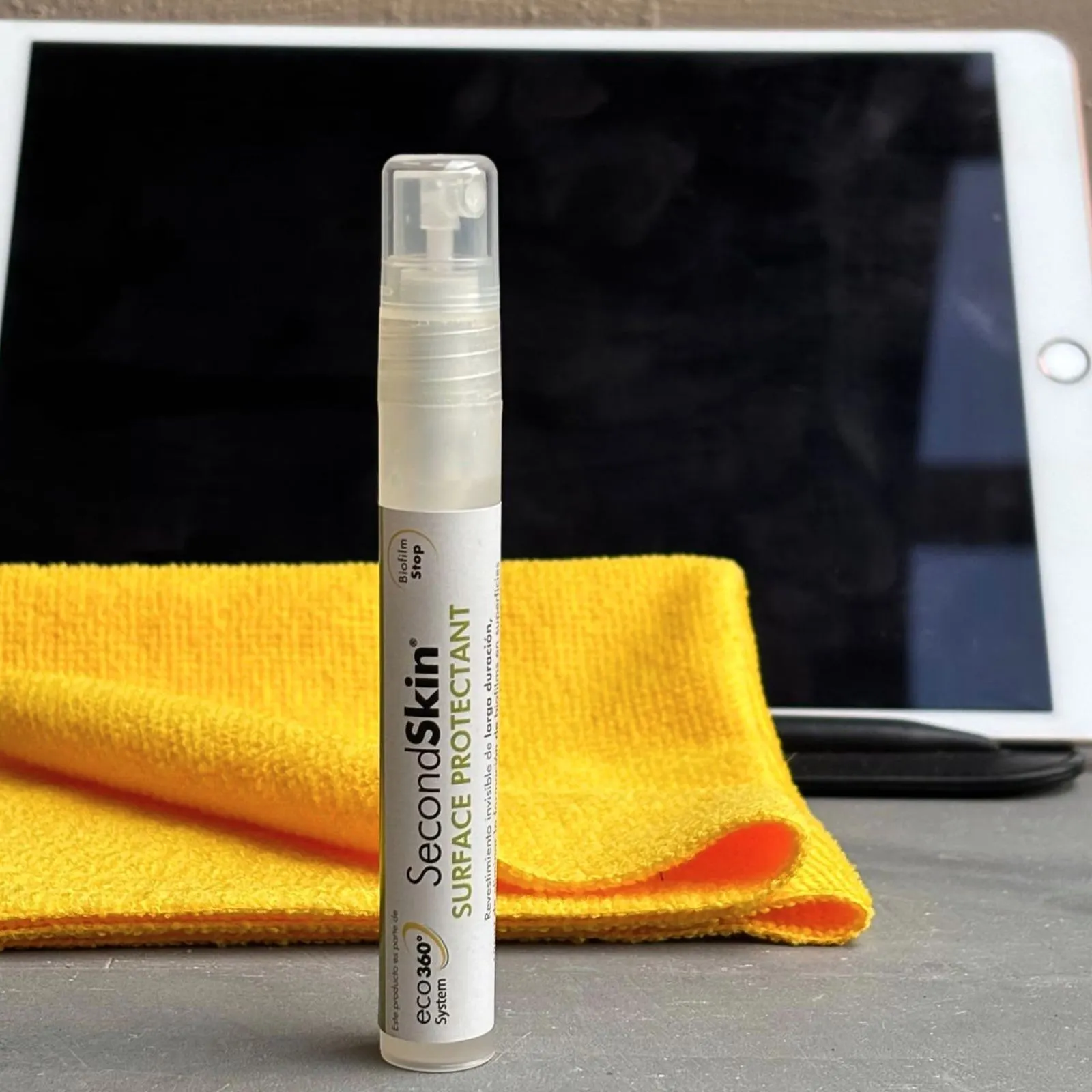 Kit protector para pantallas del auto y celular – 10 ml Kit protector para pantallas del auto y celular con microfibra