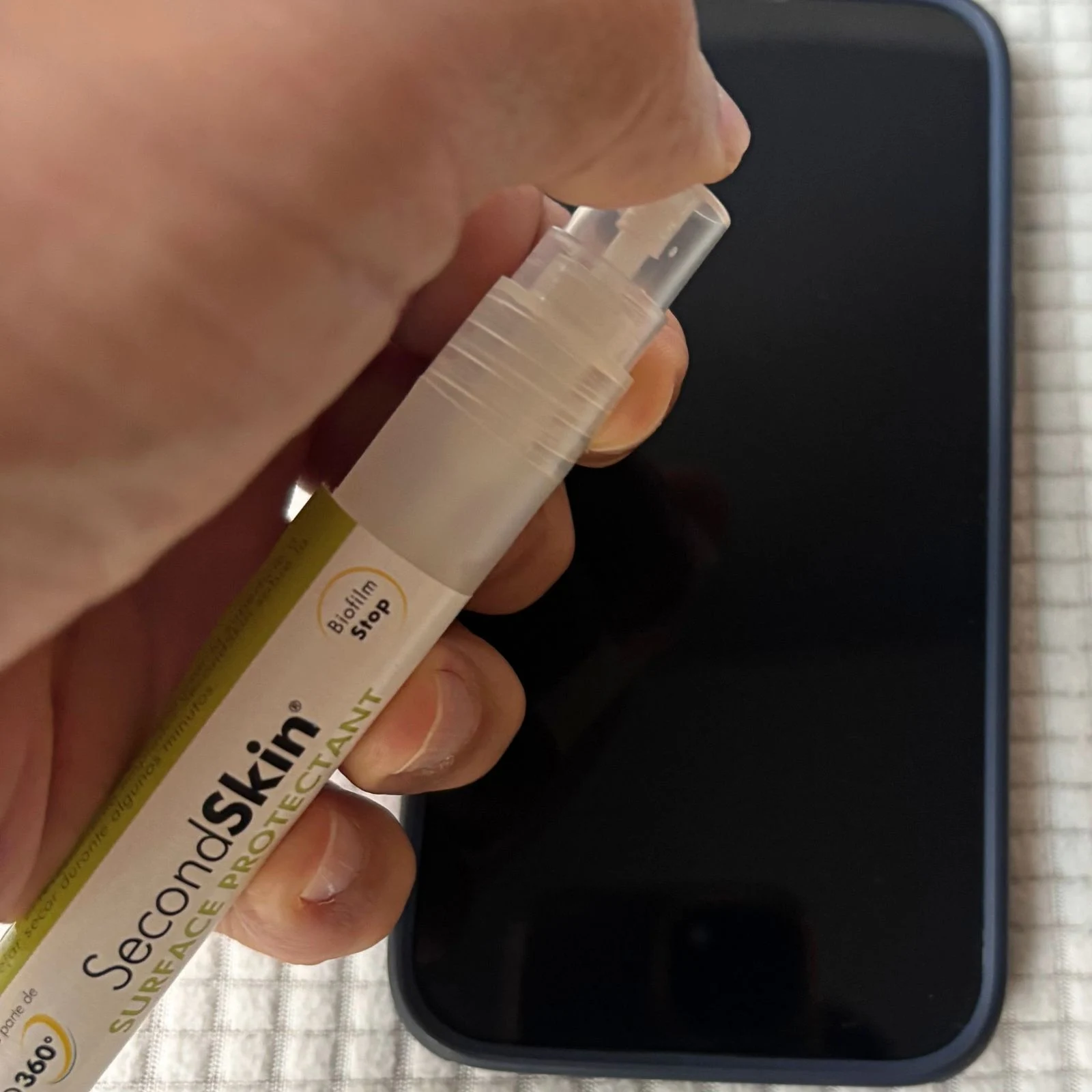 Protector para pantalla de celular – presentación de 10 ml Protector de 10 ml para el cuidado de la pantalla del celular