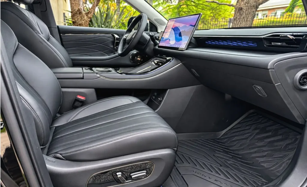 Interior de GAC AION V con nanoprotección SecondSkin aplicada sobre el ecocuero